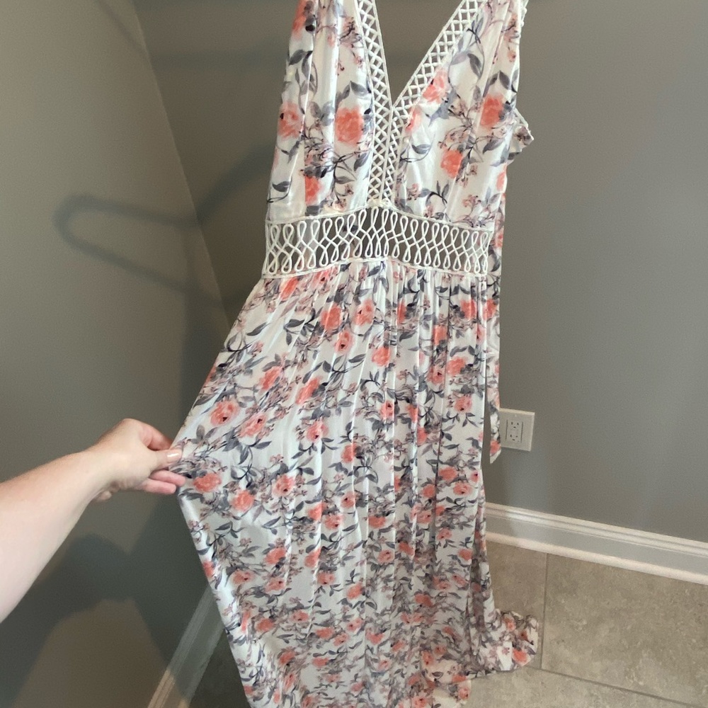 White floral maxi